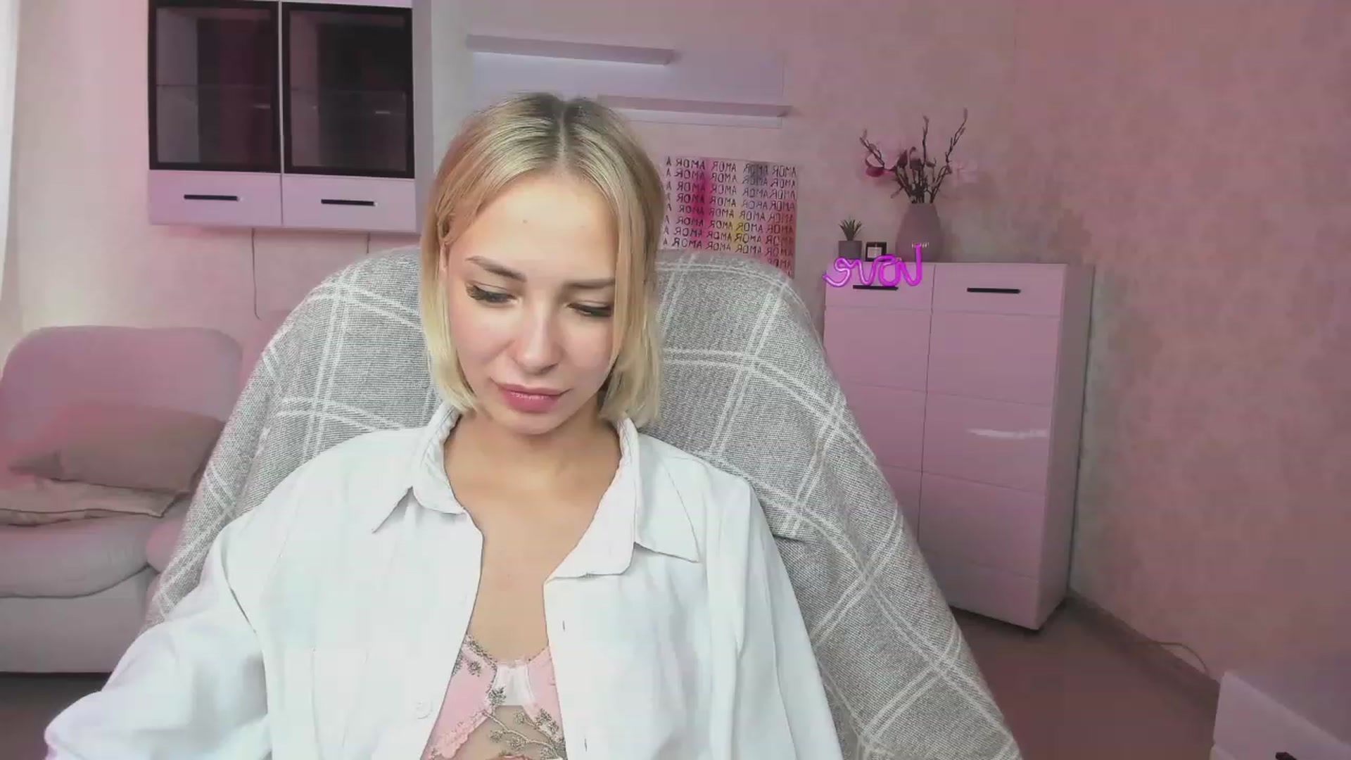 Gallery image thumbnail from Lady_lucky1's myfreecams stream on, 06/04/2023, 07:21 image 6 of 20