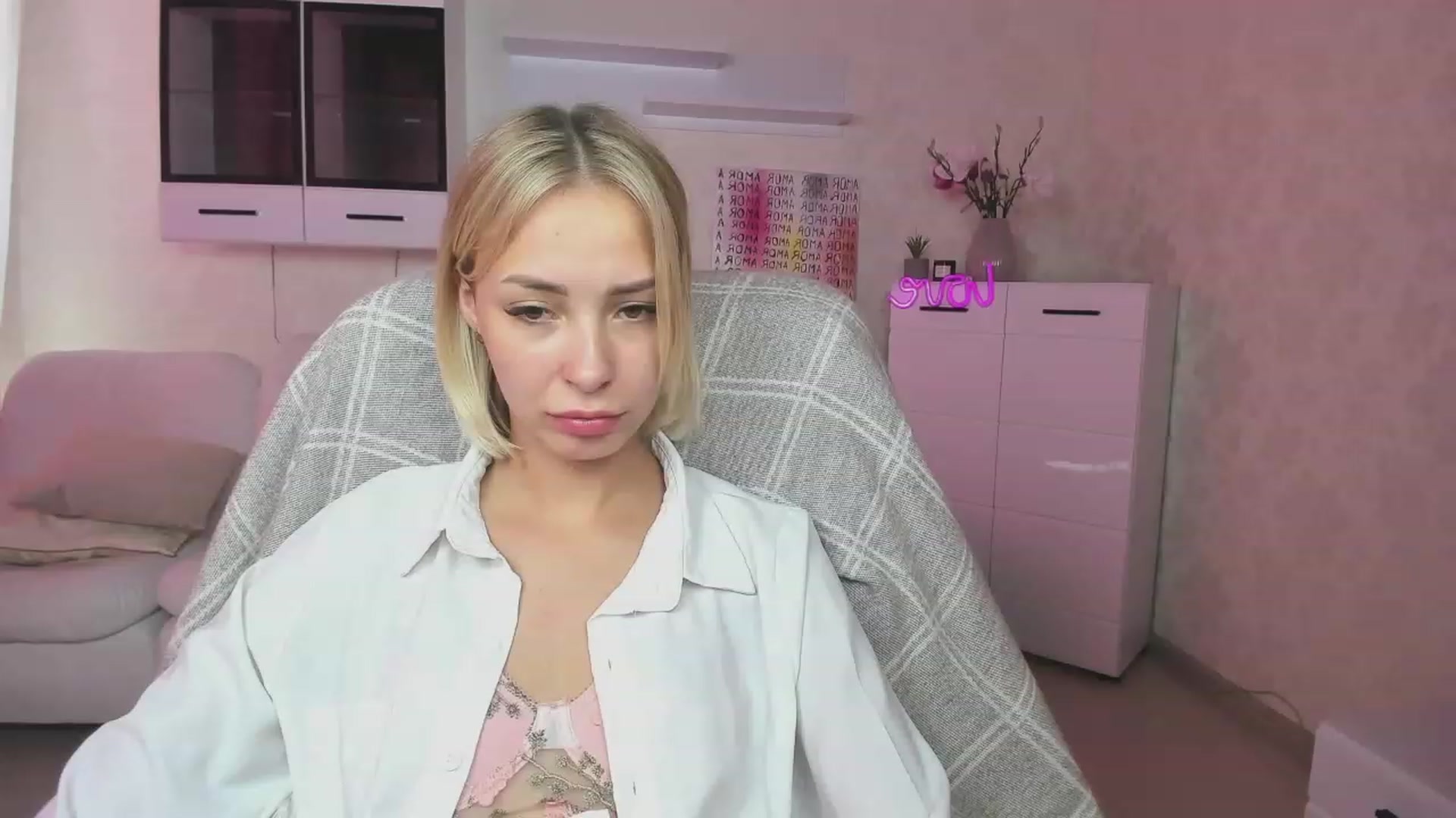 Gallery image thumbnail from Lady_lucky1's myfreecams stream on, 06/04/2023, 07:21 image 9 of 20