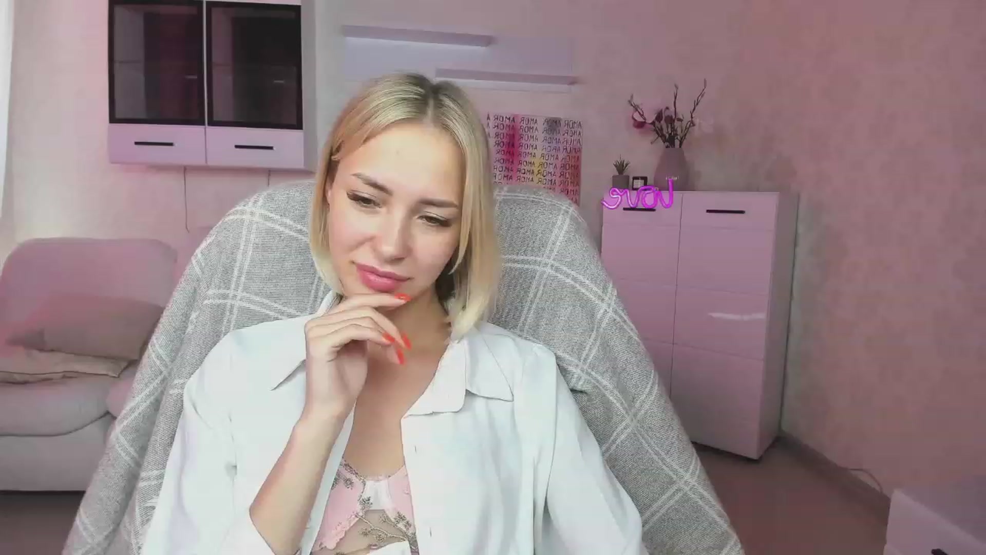 Gallery image thumbnail from Lady_lucky1's myfreecams stream on, 06/04/2023, 07:21 image 4 of 20