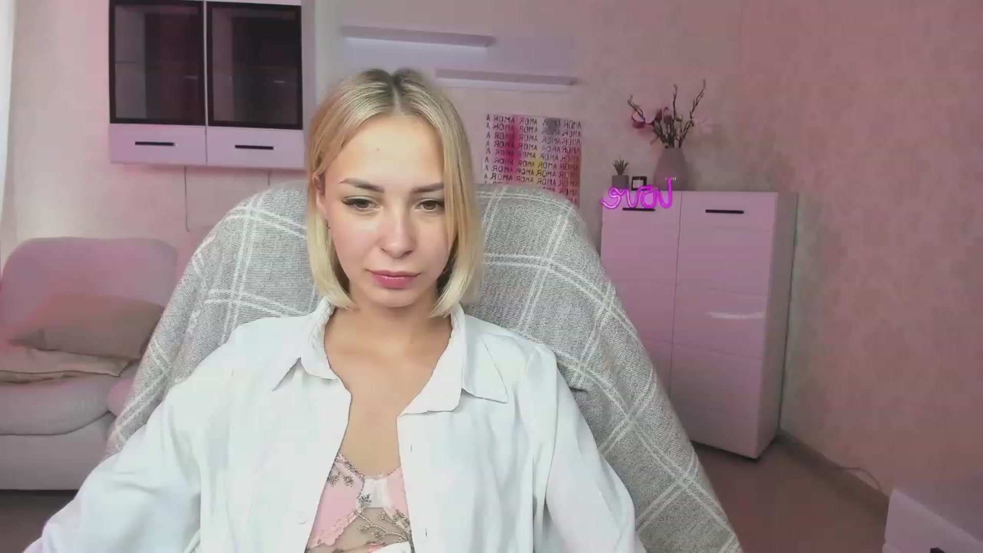 Gallery image thumbnail from Lady_lucky1's myfreecams stream on, 06/04/2023, 07:21 image 2 of 20