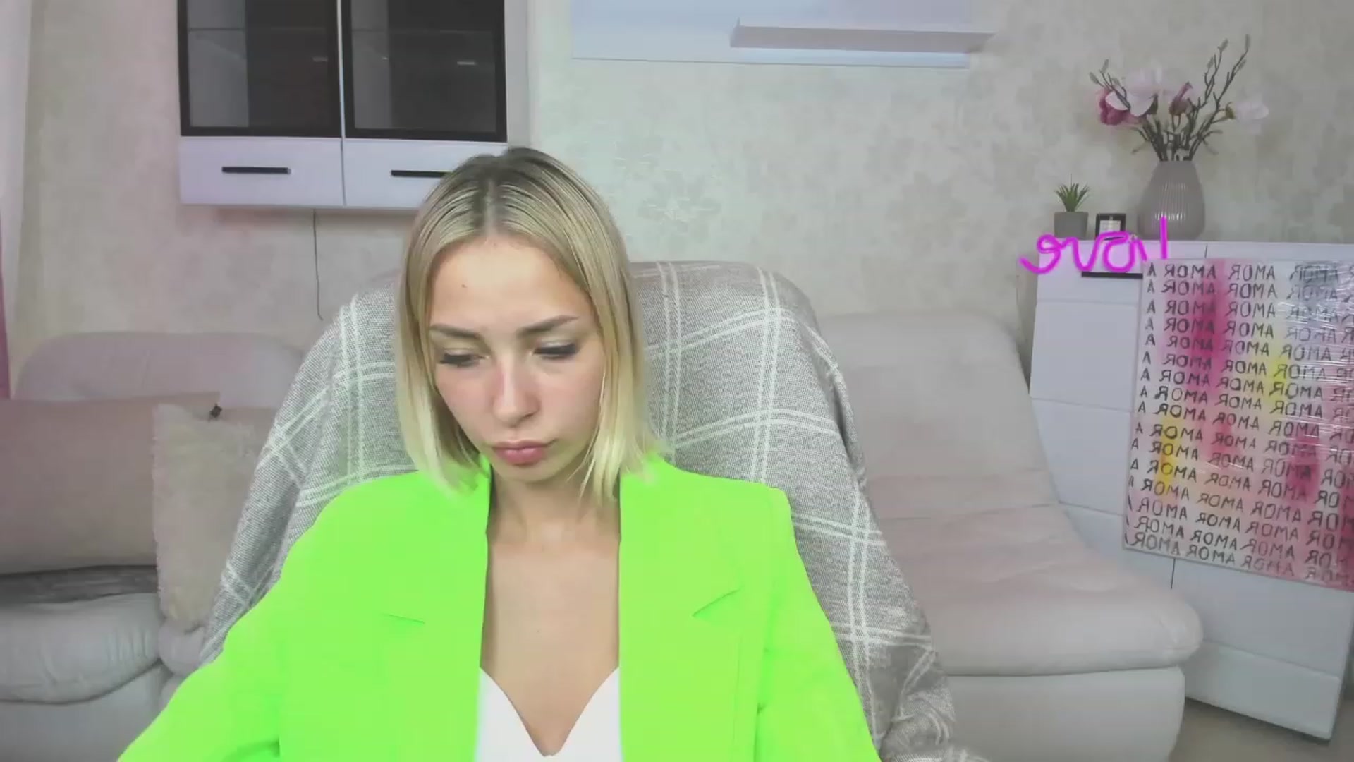 Gallery image thumbnail from Lady_lucky1's myfreecams stream on, 06/06/2023, 17:46 image 7 of 20