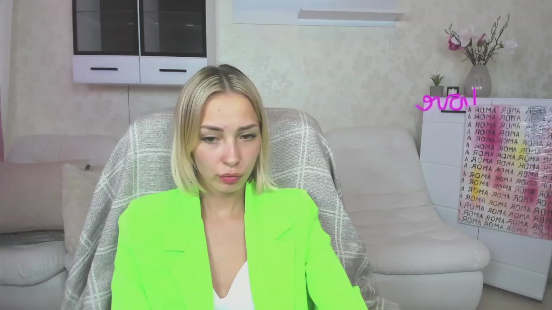 Gallery image thumbnail from Lady_lucky1's myfreecams stream on, 06/06/2023, 17:46 image 10 of 20