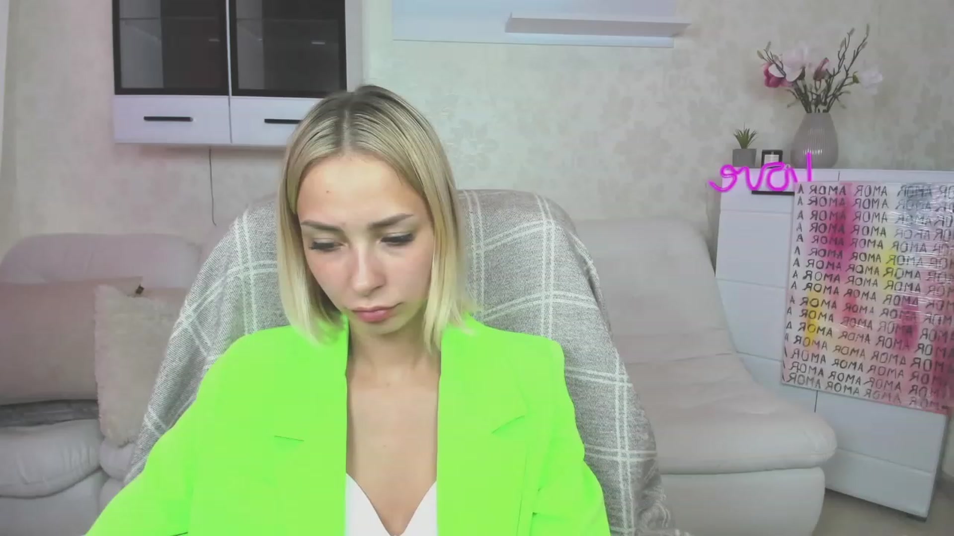 Gallery image thumbnail from Lady_lucky1's myfreecams stream on, 06/06/2023, 17:46 image 3 of 20