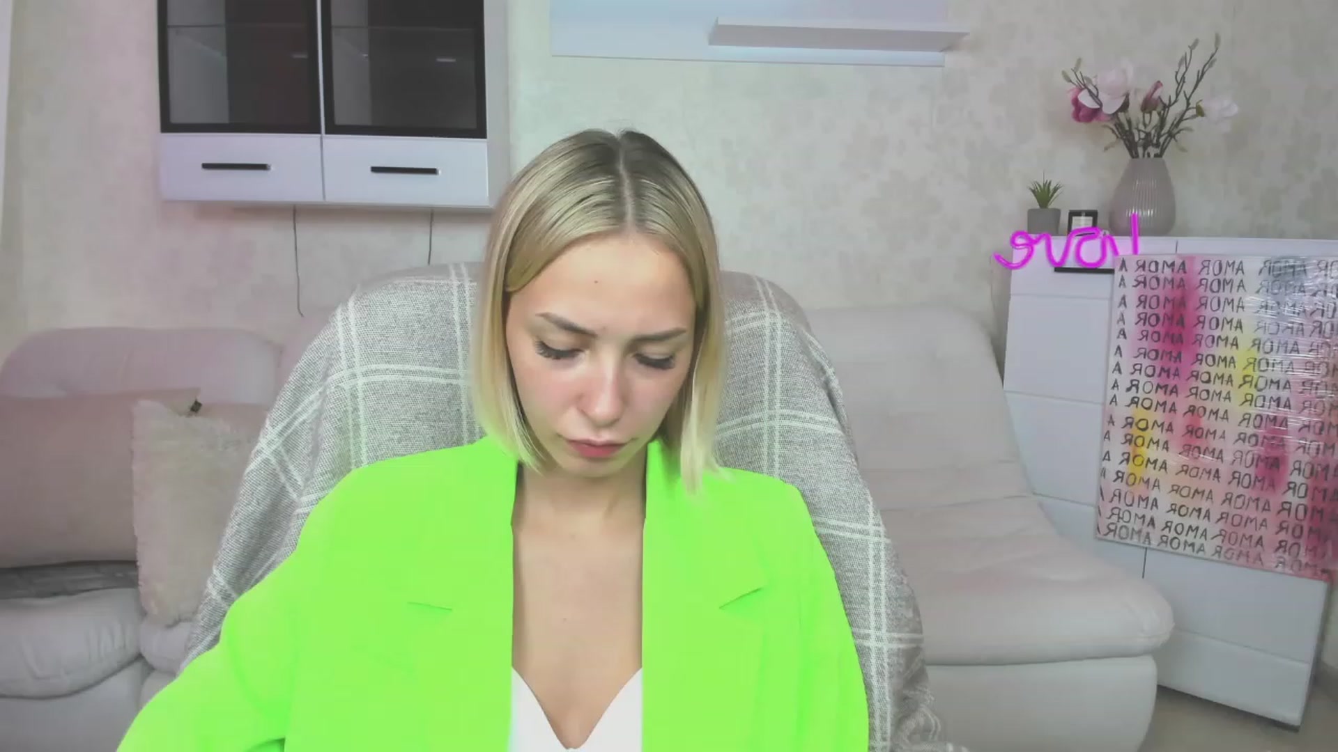 Gallery image thumbnail from Lady_lucky1's myfreecams stream on, 06/06/2023, 17:46 image 1 of 20