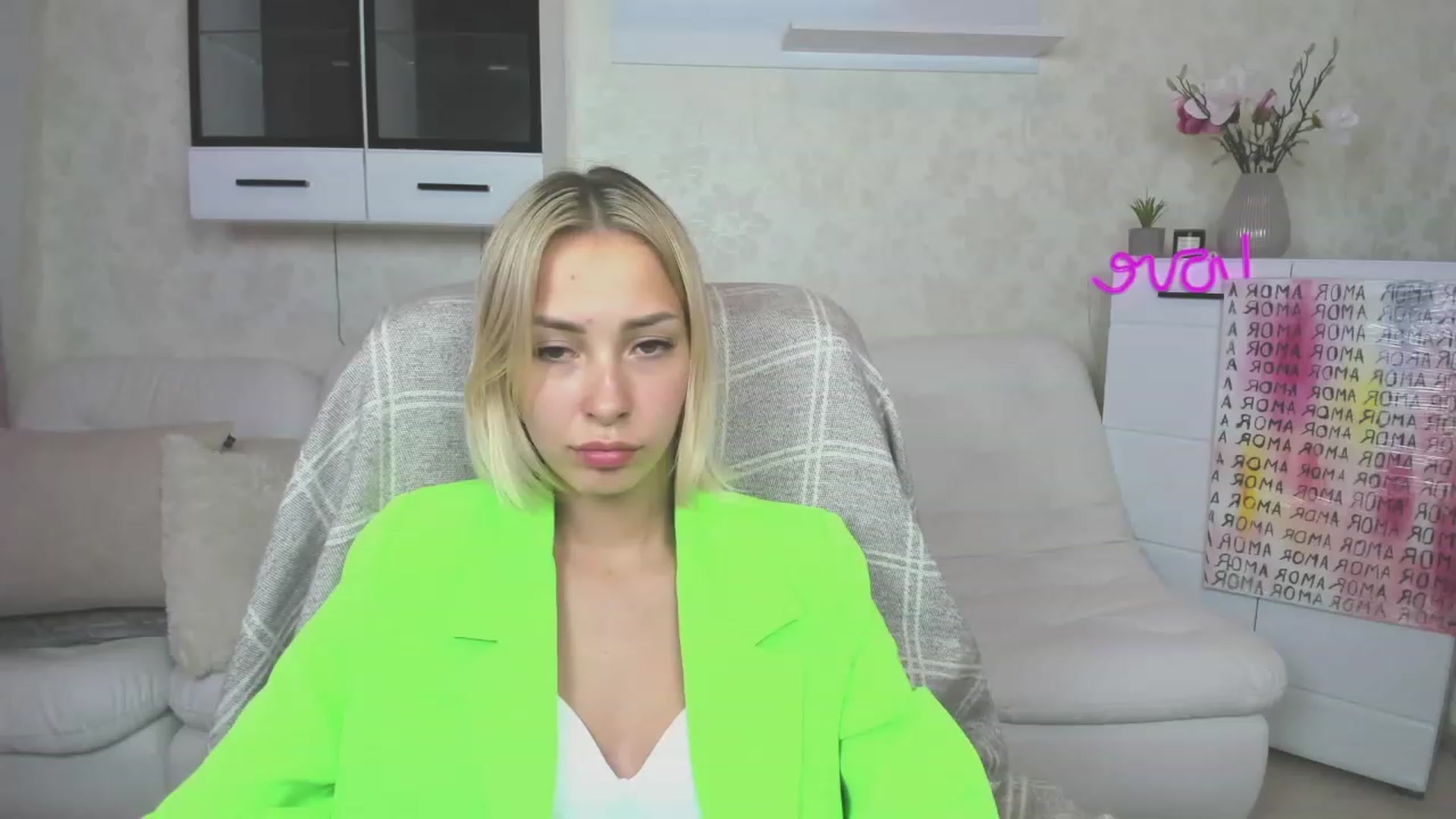 Gallery image thumbnail from Lady_lucky1's myfreecams stream on, 06/06/2023, 17:46 image 16 of 20