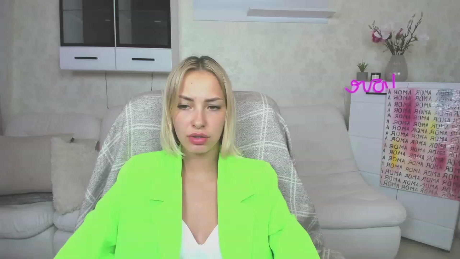 Gallery image thumbnail from Lady_lucky1's myfreecams stream on, 06/06/2023, 17:46 image 17 of 20