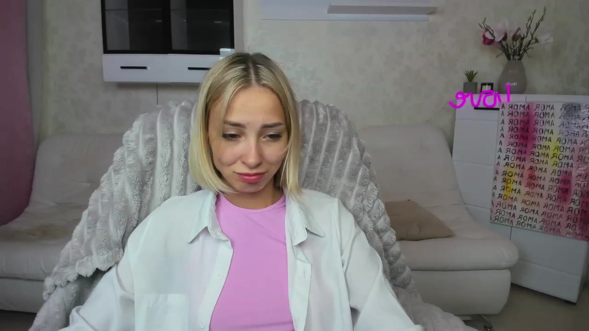 Gallery image thumbnail from Lady_lucky1's myfreecams stream on, 06/08/2023, 18:46 image 16 of 20