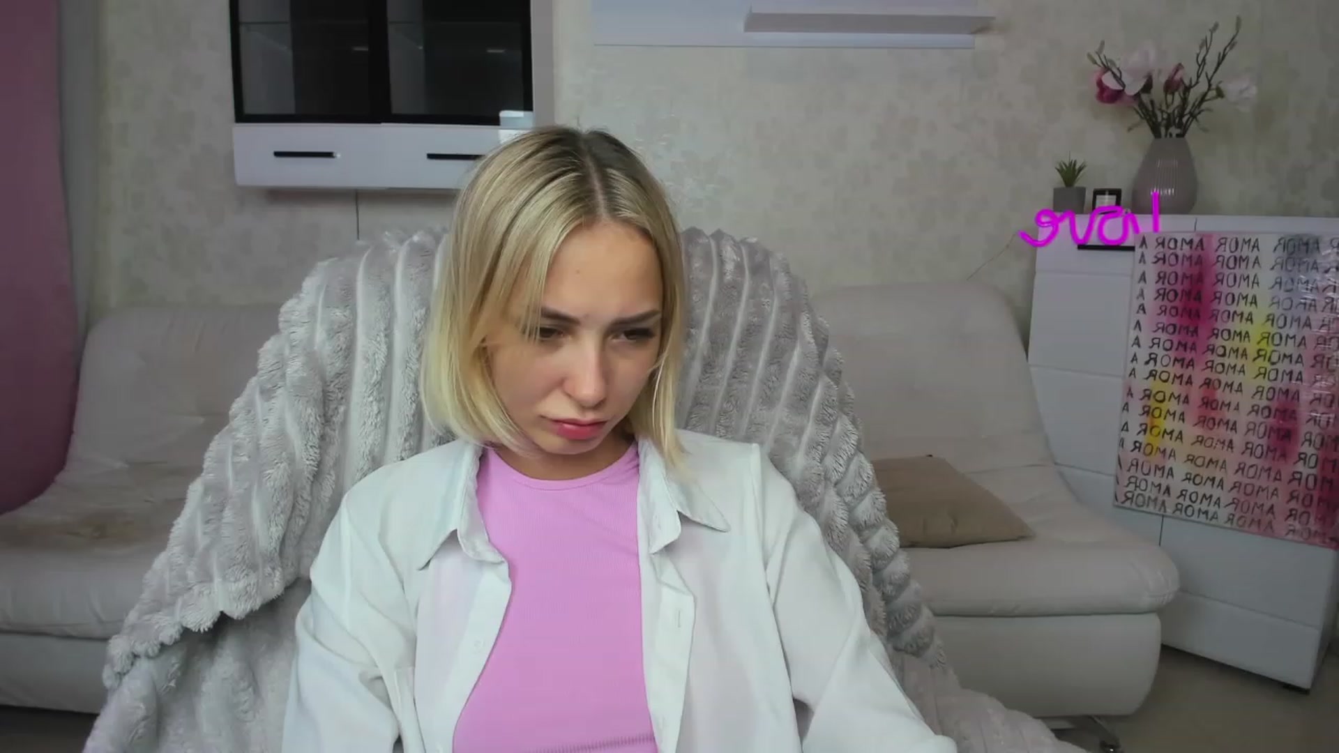 Gallery image thumbnail from Lady_lucky1's myfreecams stream on, 06/08/2023, 18:46 image 17 of 20