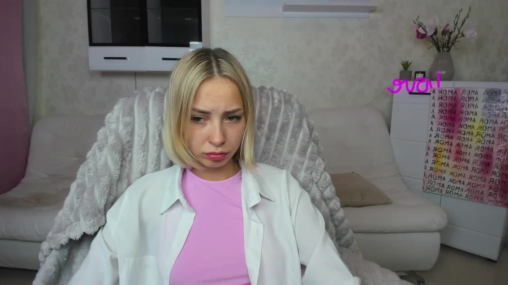 Gallery image thumbnail from Lady_lucky1's myfreecams stream on, 06/08/2023, 18:46 image 18 of 20