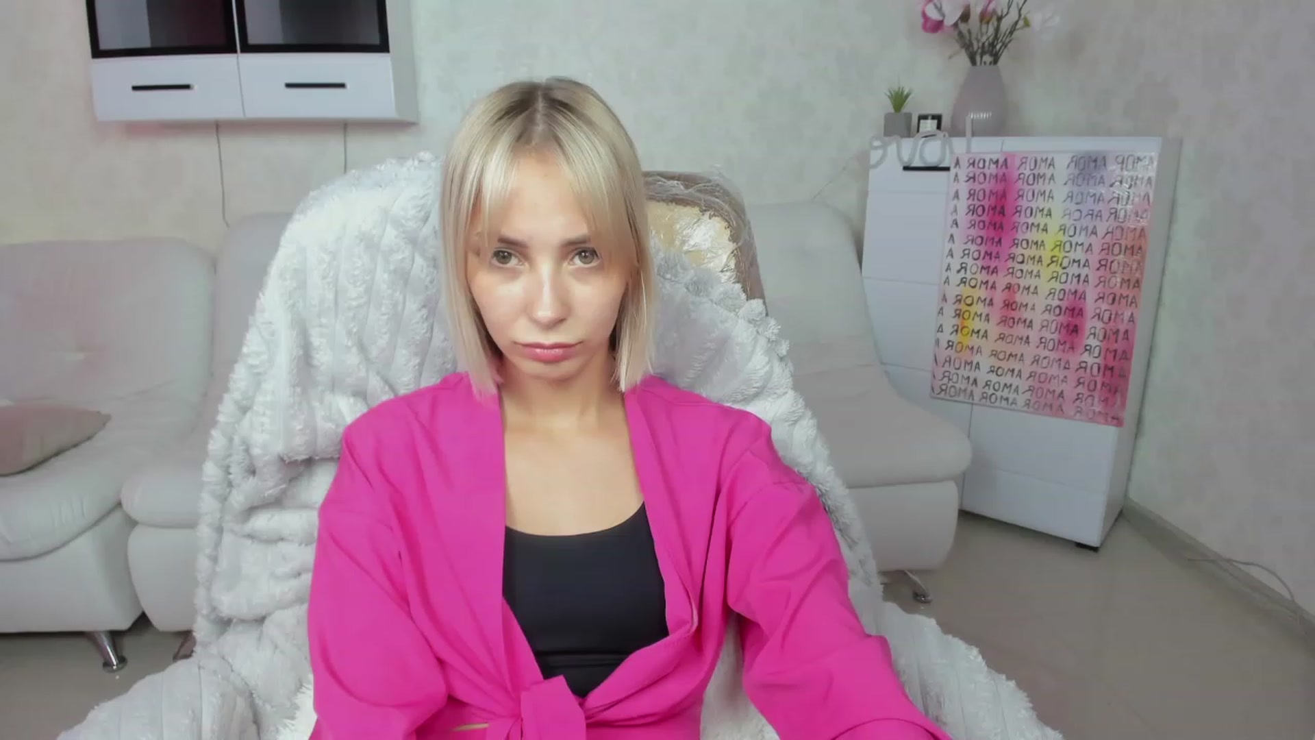Gallery image thumbnail from Lady_lucky1's myfreecams stream on, 06/10/2023, 17:25 image 17 of 20