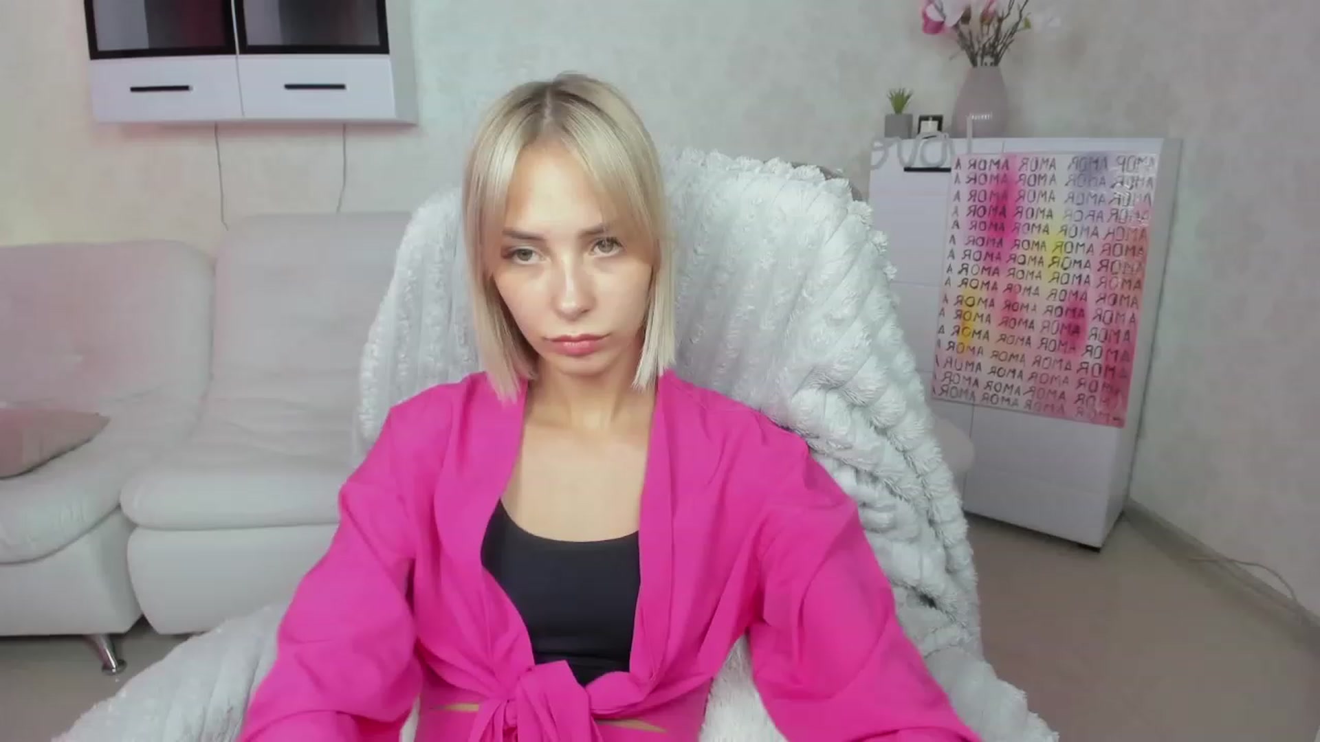 Gallery image thumbnail from Lady_lucky1's myfreecams stream on, 06/10/2023, 17:25 image 12 of 20
