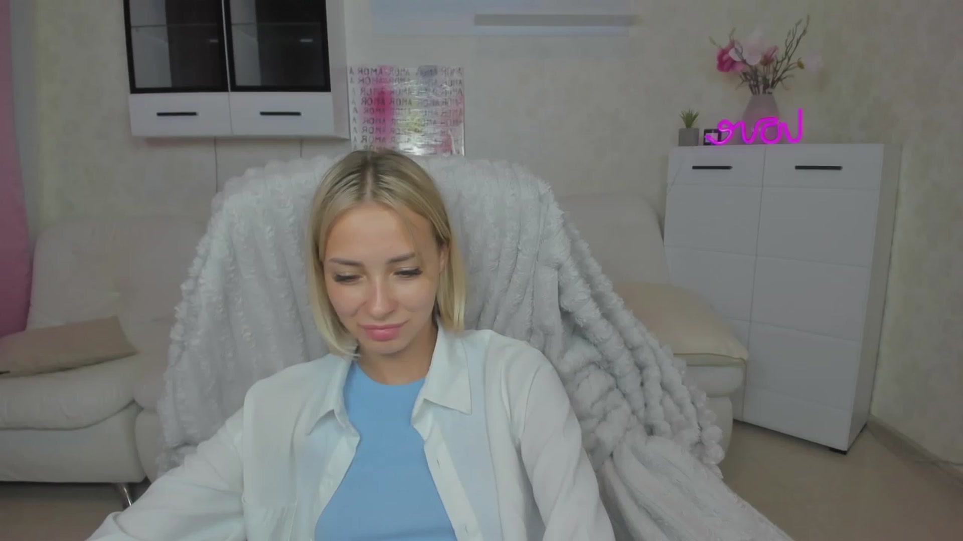 Gallery image thumbnail from Lady_lucky1's myfreecams stream on, 06/16/2023, 17:53 image 16 of 20