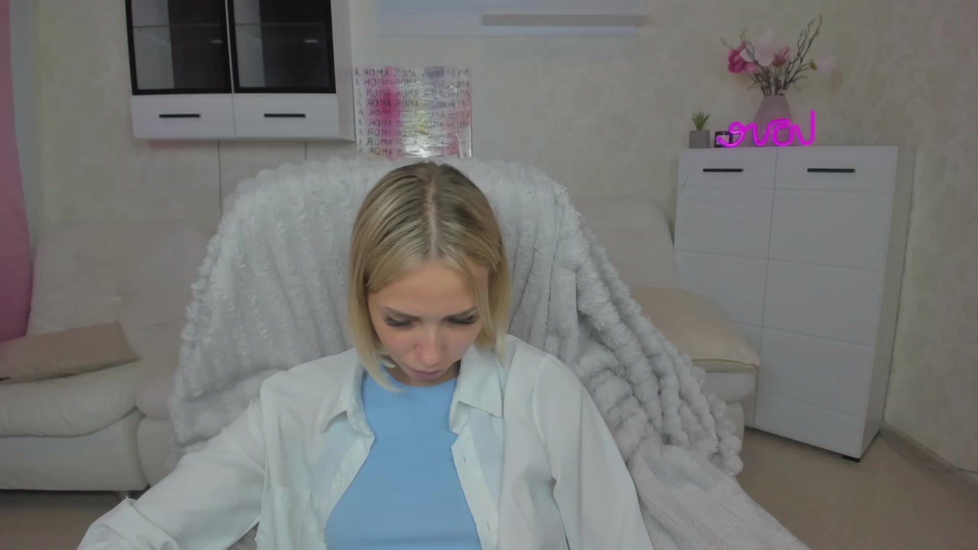 Gallery image thumbnail from Lady_lucky1's myfreecams stream on, 06/16/2023, 17:53 image 8 of 20