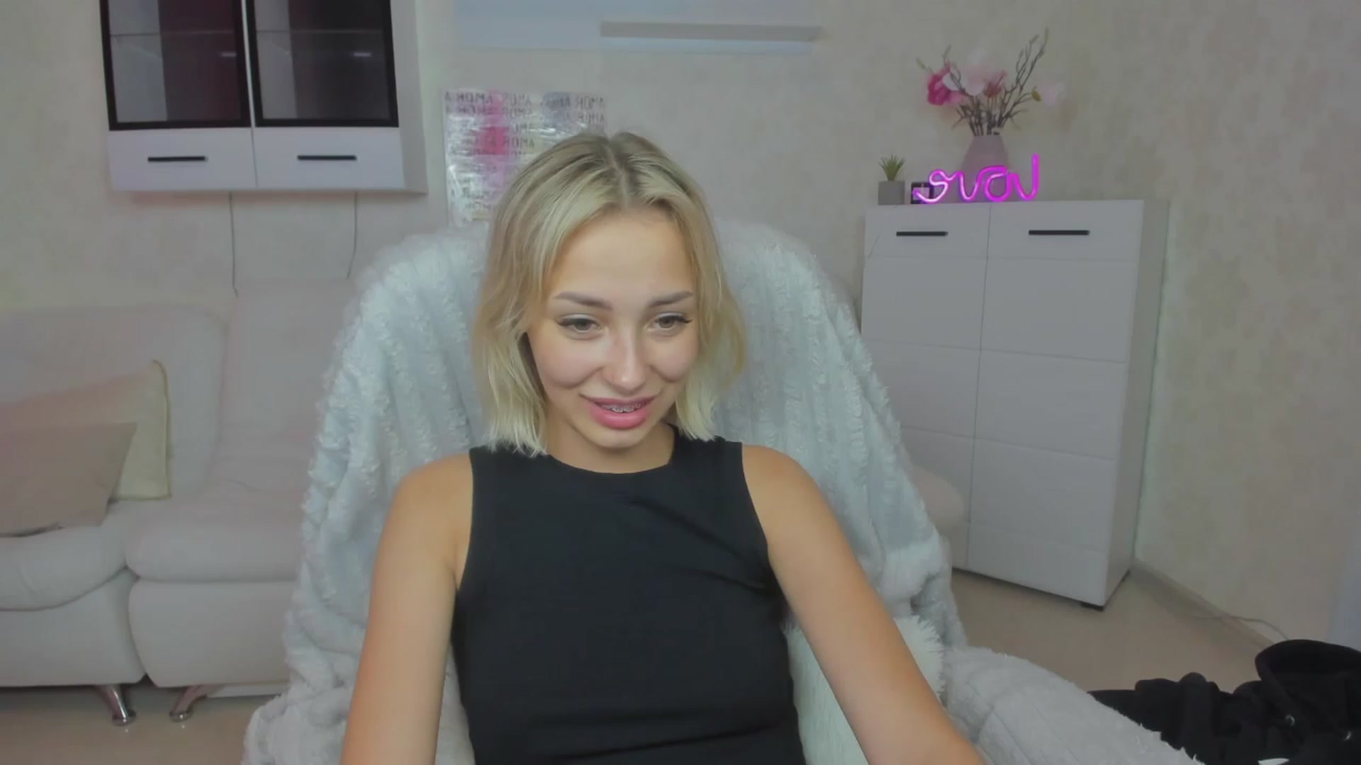 Gallery image thumbnail from Lady_lucky1's myfreecams stream on, 06/19/2023, 05:11 image 4 of 20