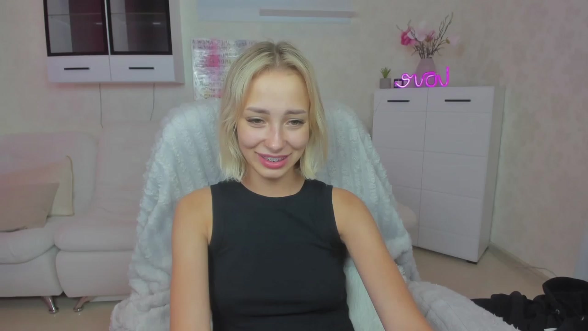 Gallery image thumbnail from Lady_lucky1's myfreecams stream on, 06/19/2023, 05:11 image 11 of 20