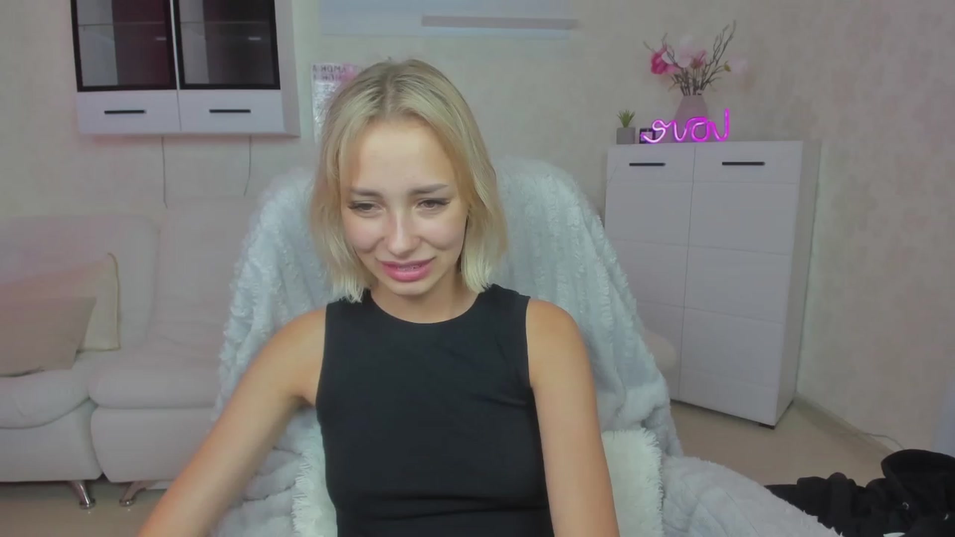 Gallery image thumbnail from Lady_lucky1's myfreecams stream on, 06/19/2023, 05:11 image 8 of 20