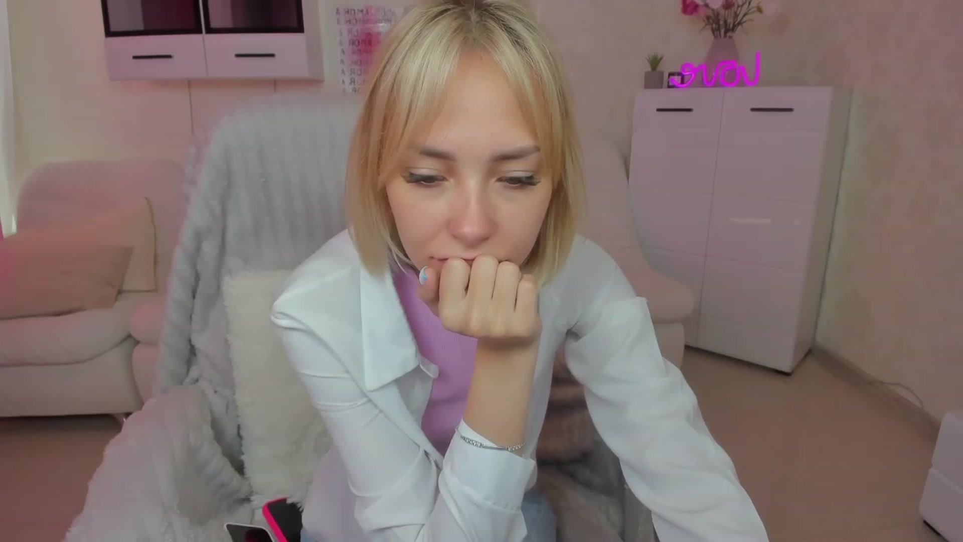 Gallery image thumbnail from Lady_lucky1's myfreecams stream on, 06/20/2023, 06:29 image 9 of 20