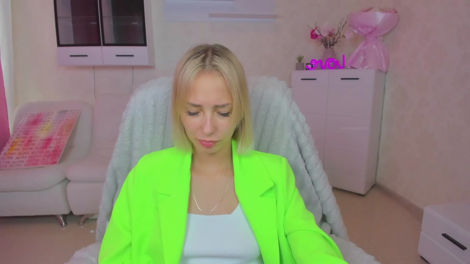 Gallery image thumbnail from Lady_lucky1's myfreecams stream on, 06/22/2023, 17:52 image 1 of 20