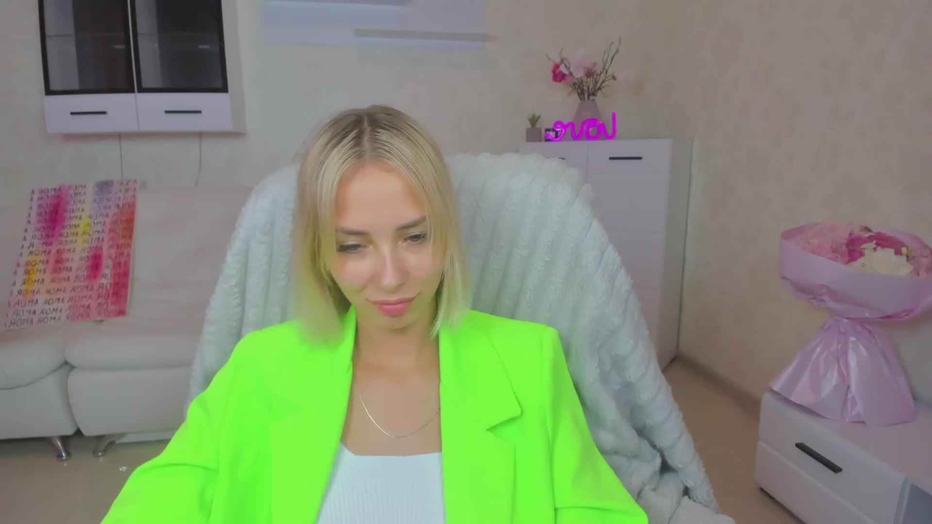 Gallery image thumbnail from Lady_lucky1's myfreecams stream on, 06/22/2023, 17:52 image 18 of 20