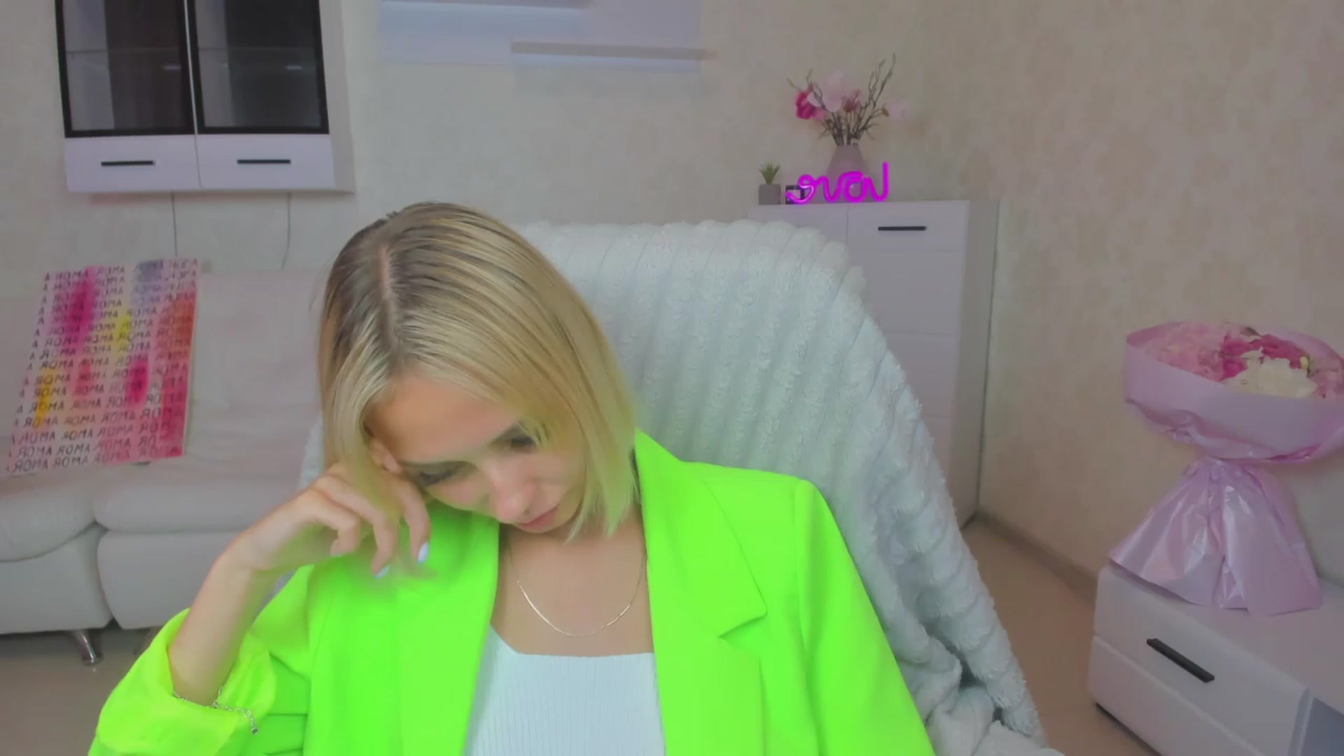 Gallery image thumbnail from Lady_lucky1's myfreecams stream on, 06/22/2023, 17:52 image 17 of 20