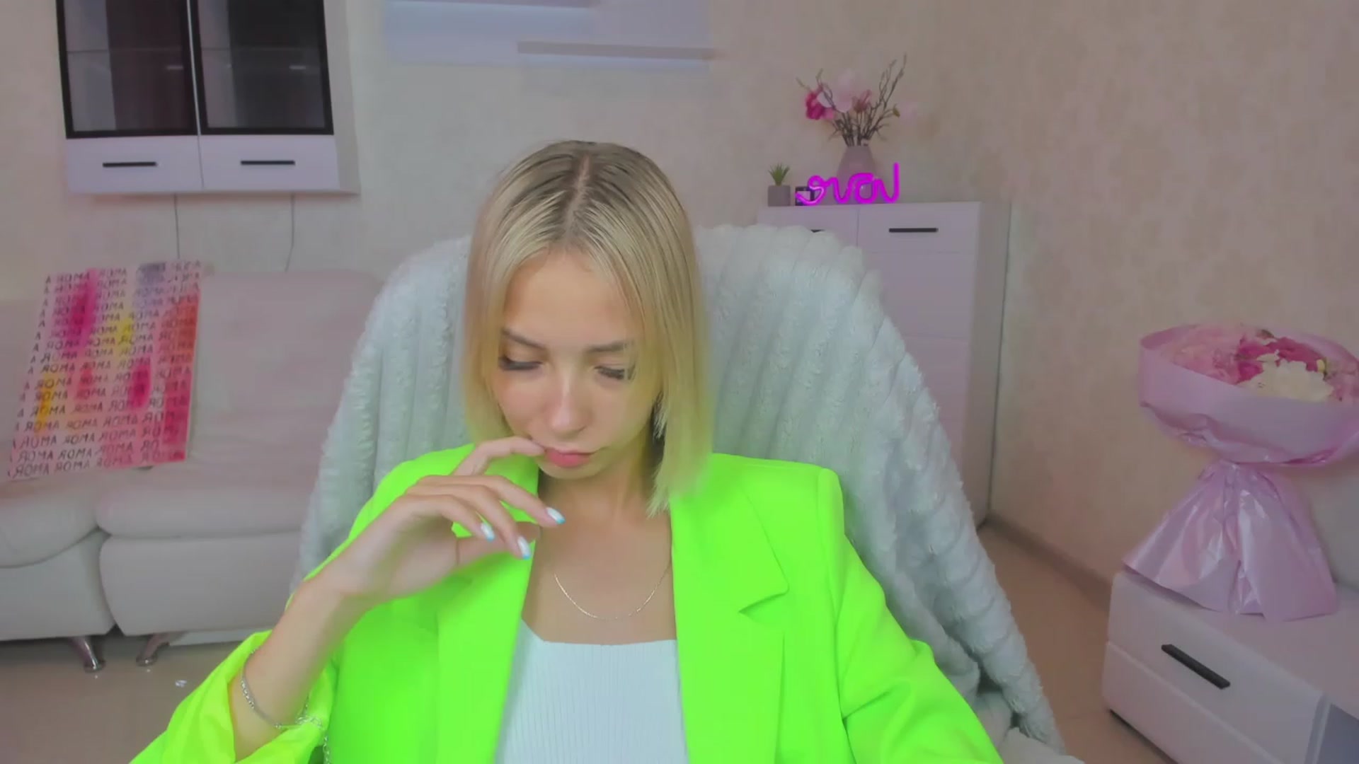 Gallery image thumbnail from Lady_lucky1's myfreecams stream on, 06/22/2023, 17:52 image 13 of 20