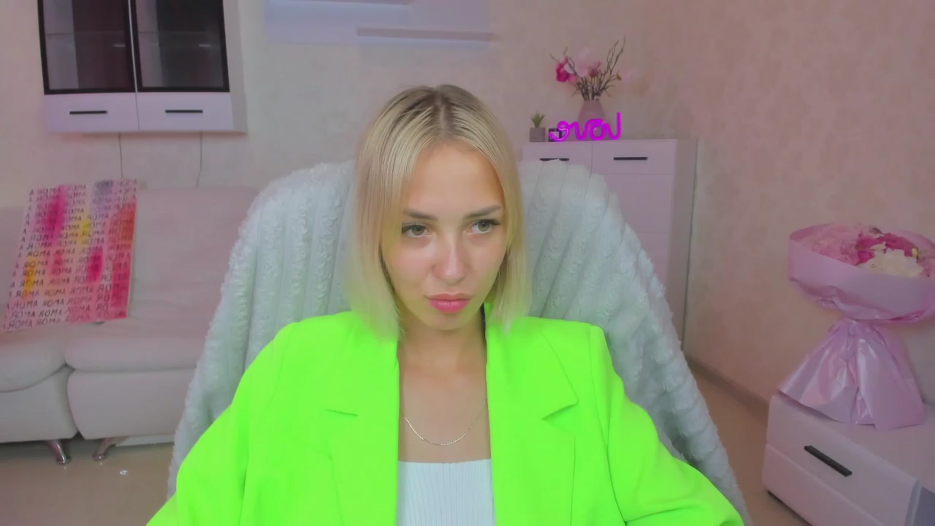 Gallery image thumbnail from Lady_lucky1's myfreecams stream on, 06/22/2023, 17:52 image 9 of 20