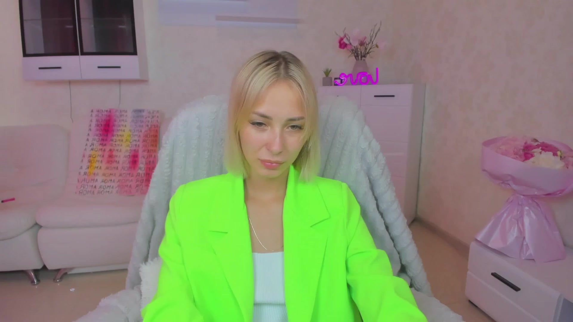 Gallery image thumbnail from Lady_lucky1's myfreecams stream on, 06/22/2023, 17:52 image 2 of 20