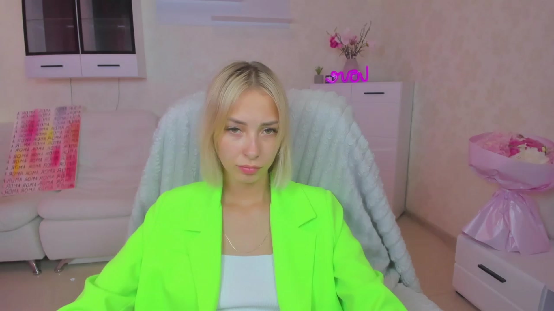 Gallery image thumbnail from Lady_lucky1's myfreecams stream on, 06/22/2023, 17:52 image 5 of 20
