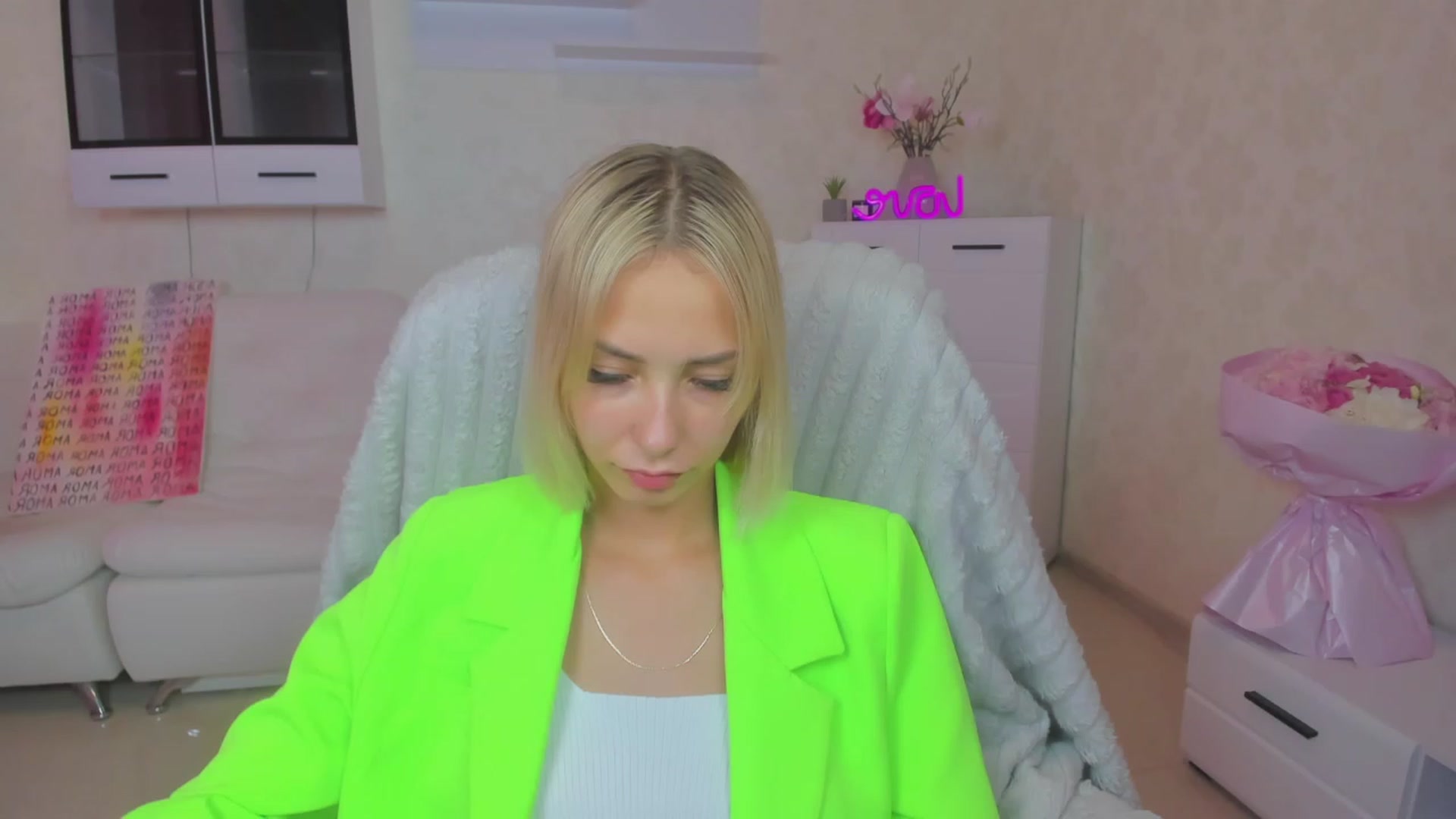 Gallery image thumbnail from Lady_lucky1's myfreecams stream on, 06/22/2023, 17:52 image 12 of 20
