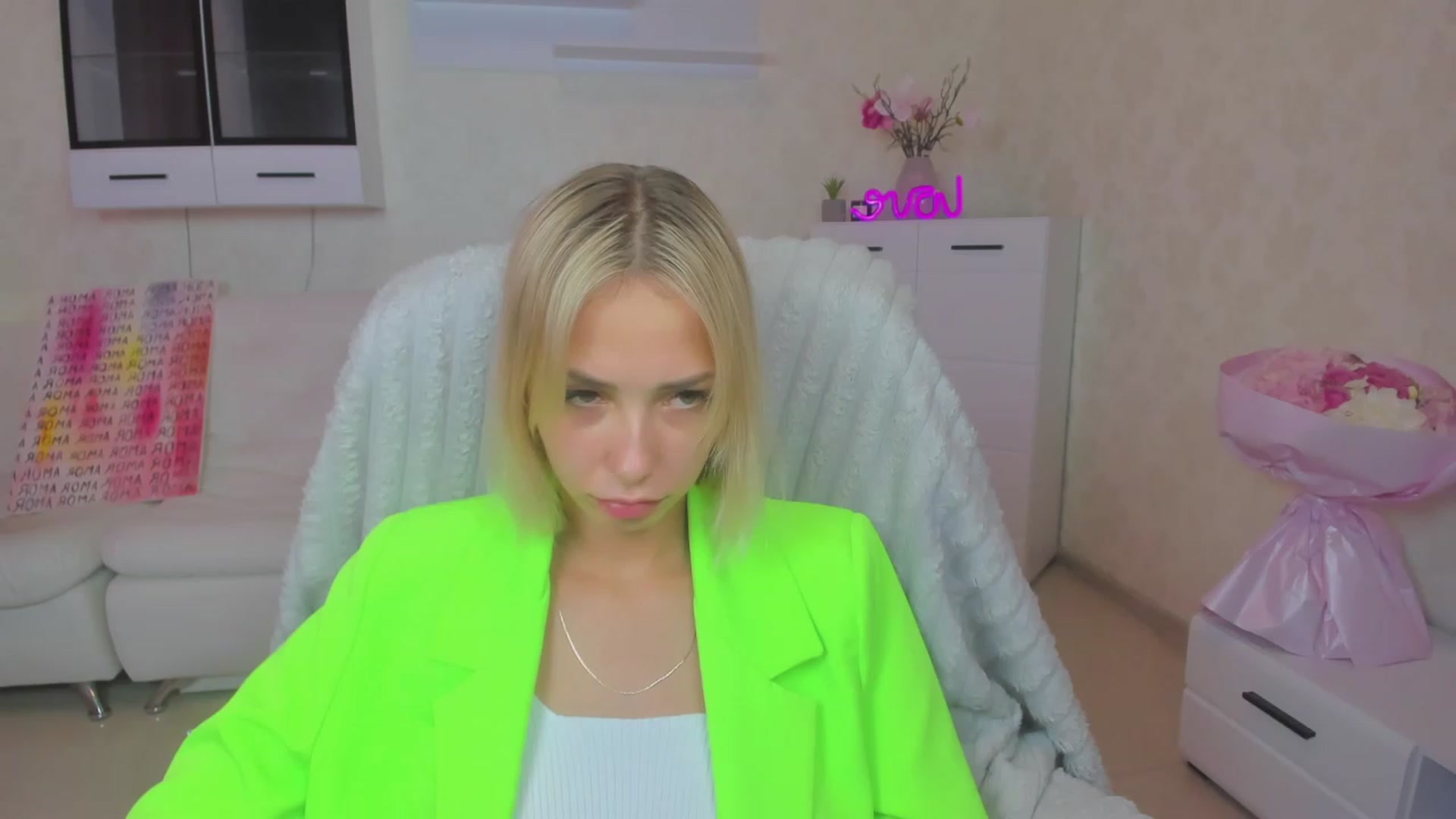Gallery image thumbnail from Lady_lucky1's myfreecams stream on, 06/22/2023, 17:52 image 15 of 20