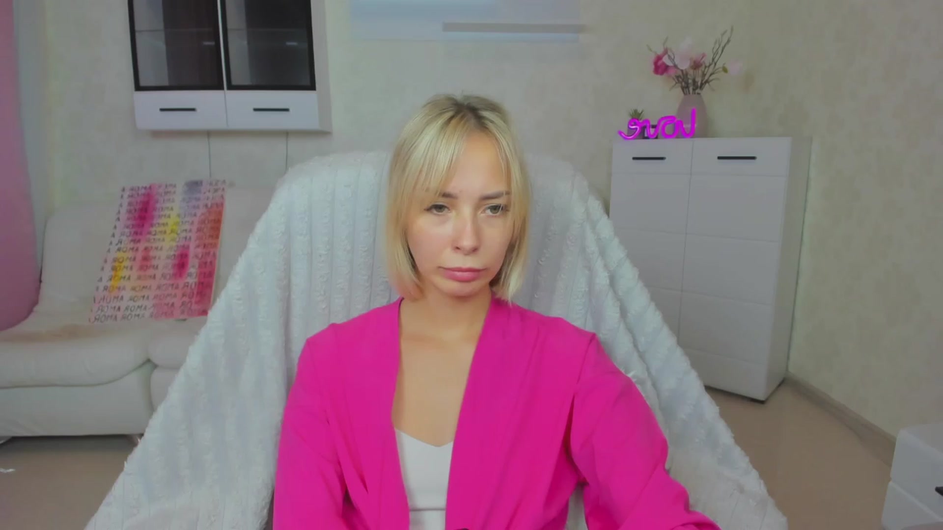 Gallery image thumbnail from Lady_lucky1's myfreecams stream on, 06/27/2023, 18:00 image 19 of 20