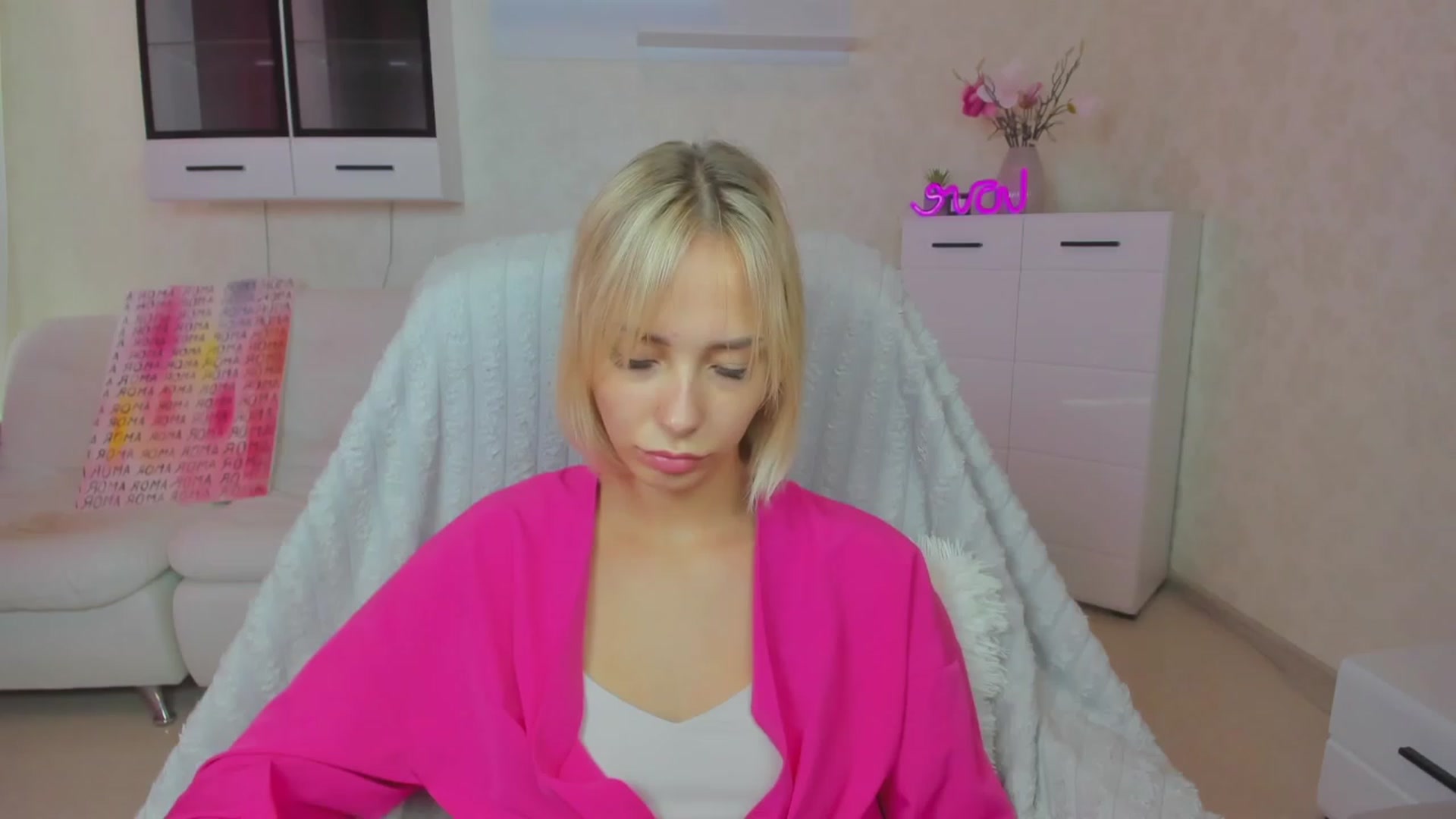 Gallery image thumbnail from Lady_lucky1's myfreecams stream on, 06/27/2023, 18:00 image 4 of 20