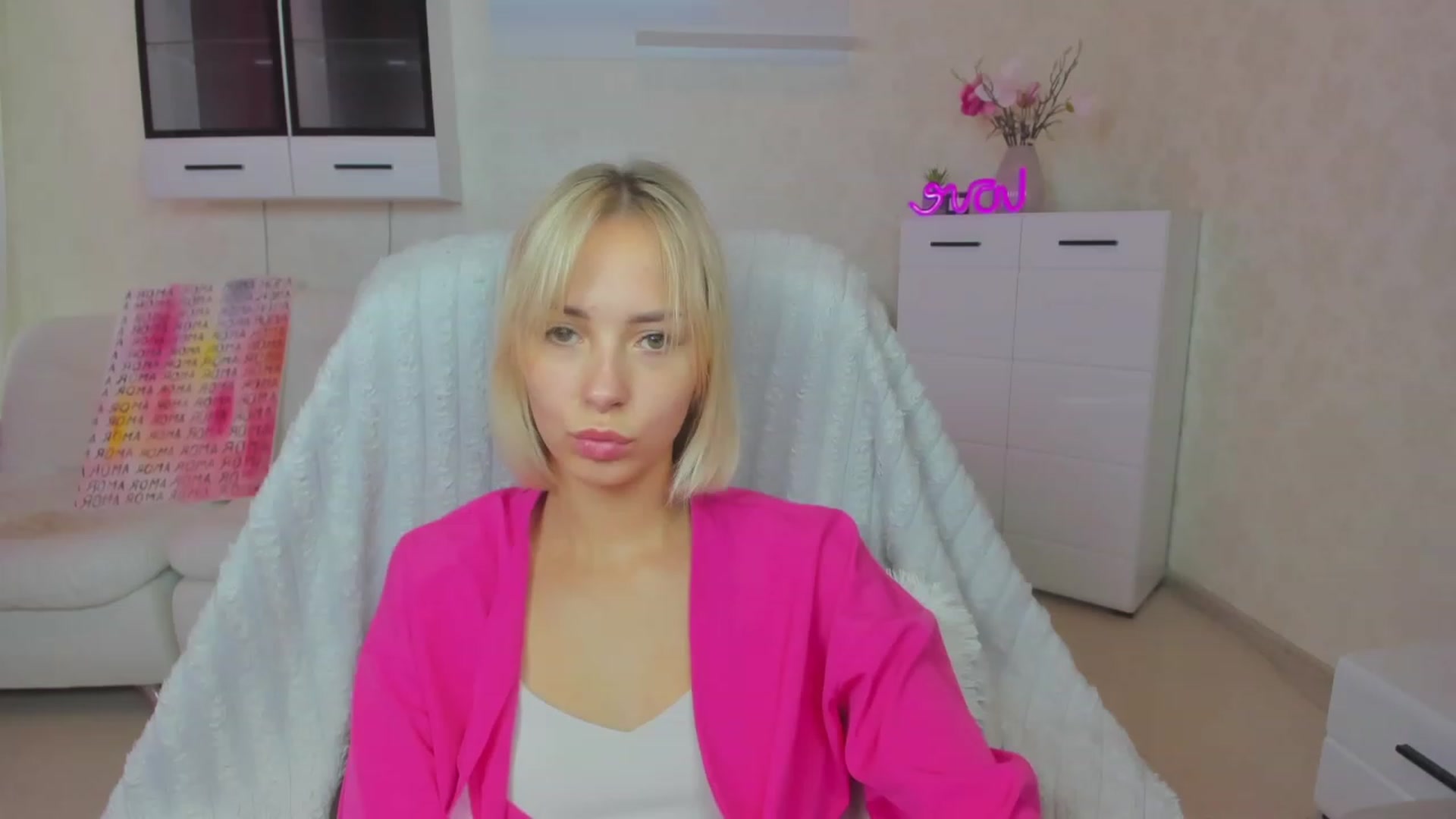Gallery image thumbnail from Lady_lucky1's myfreecams stream on, 06/27/2023, 18:00 image 8 of 20