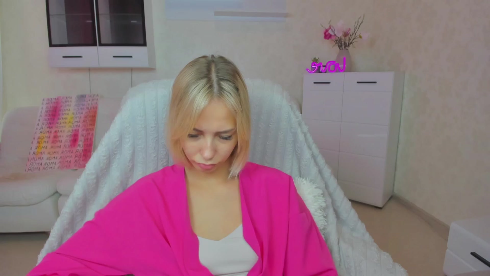 Gallery image thumbnail from Lady_lucky1's myfreecams stream on, 06/27/2023, 18:00 image 6 of 20