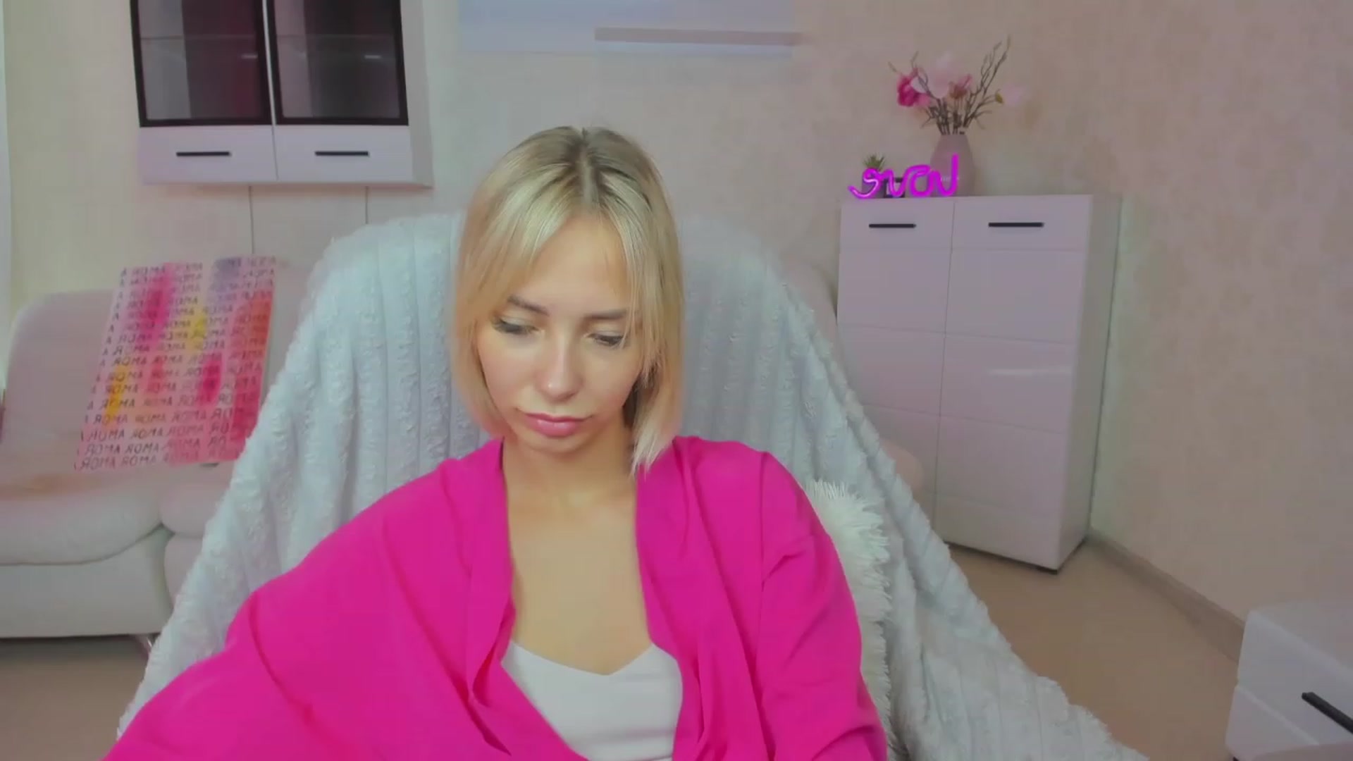 Gallery image thumbnail from Lady_lucky1's myfreecams stream on, 06/27/2023, 18:00 image 2 of 20