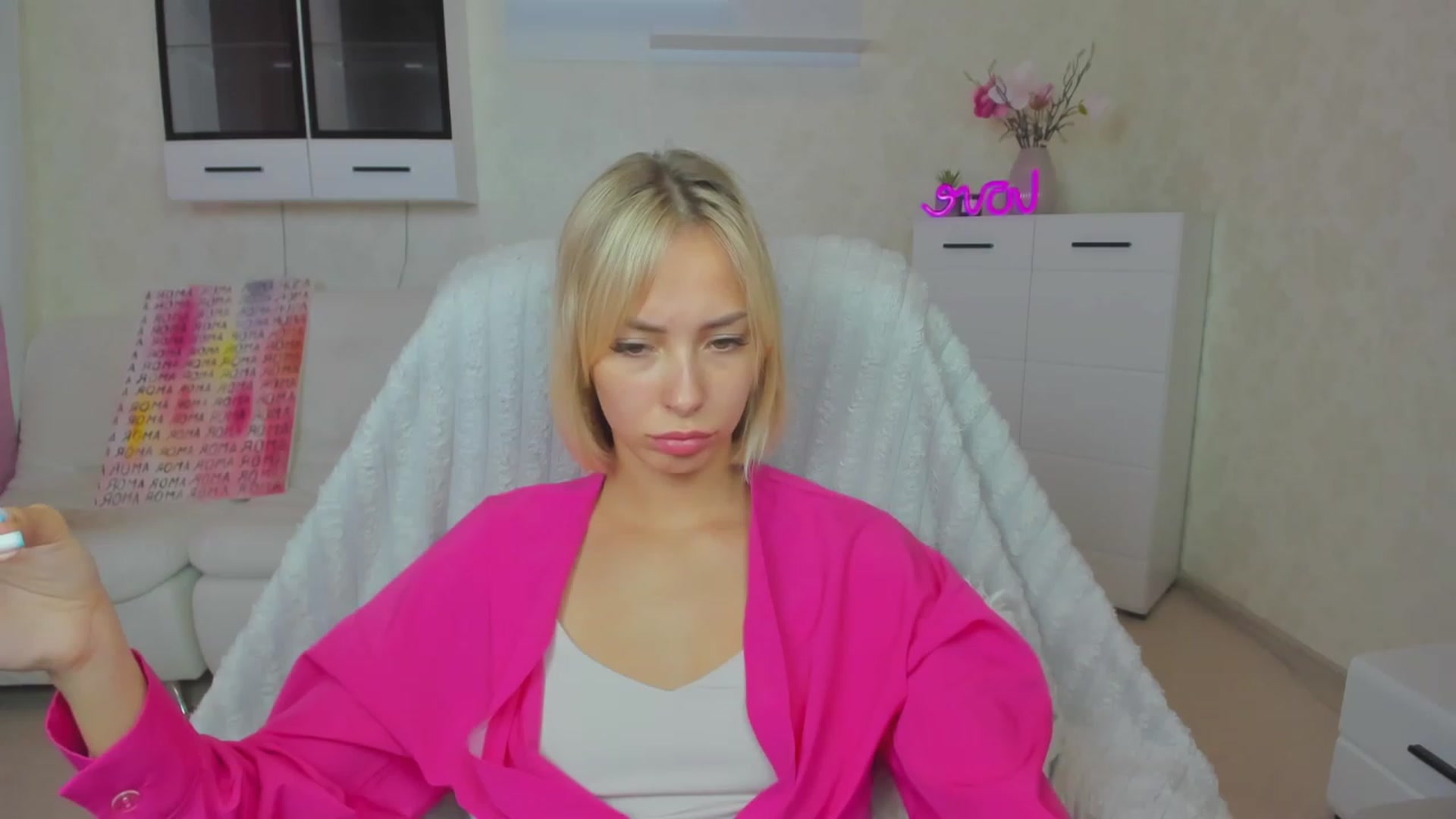 Gallery image thumbnail from Lady_lucky1's myfreecams stream on, 06/27/2023, 18:00 image 14 of 20