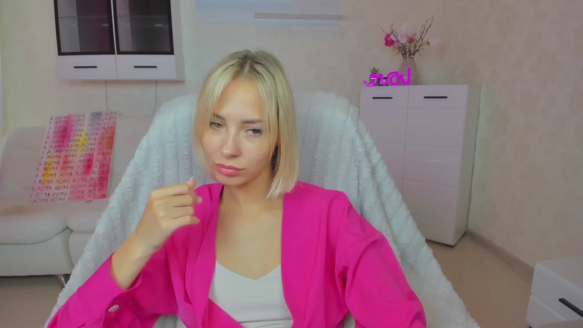 Gallery image thumbnail from Lady_lucky1's myfreecams stream on, 06/27/2023, 18:00 image 7 of 20