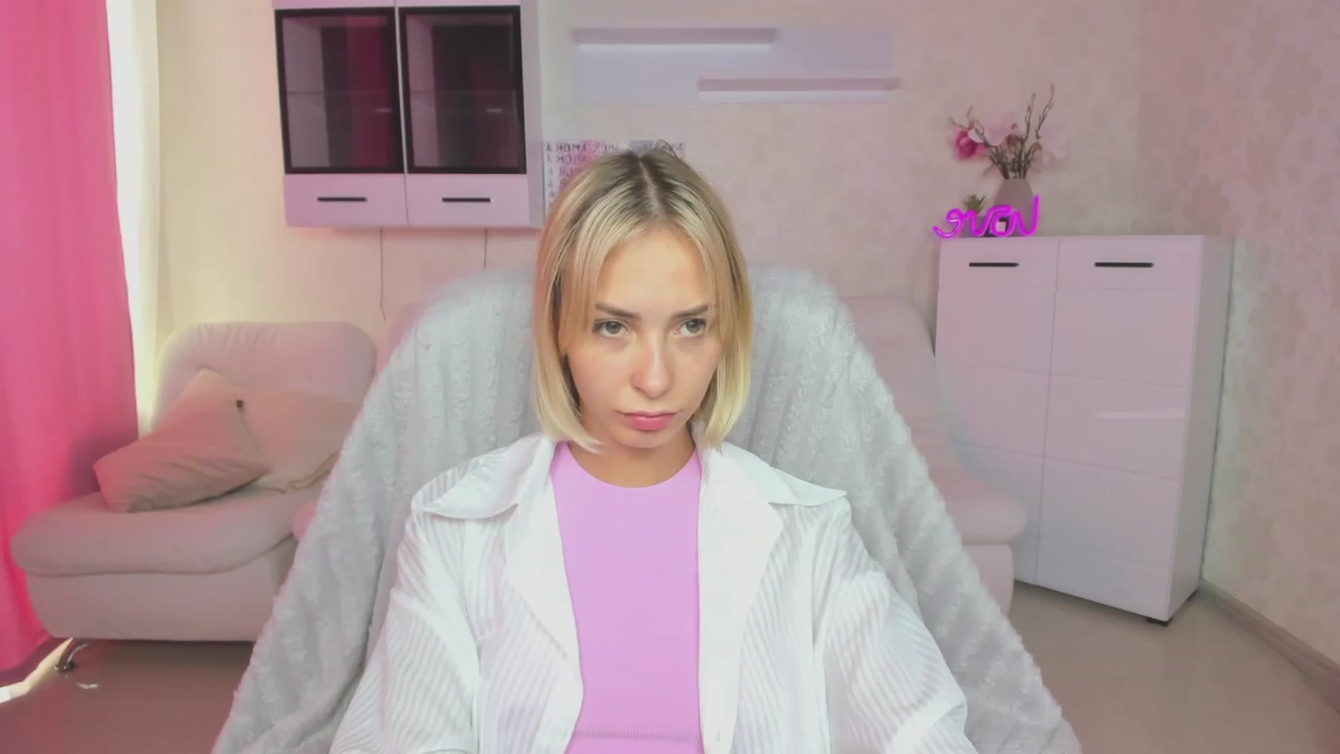 Gallery image thumbnail from Lady_lucky1's myfreecams stream on, 07/03/2023, 05:51 image 14 of 20