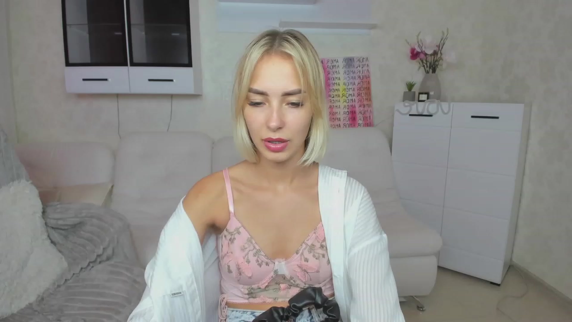 Gallery image thumbnail from Lady_lucky1's myfreecams stream on, 07/13/2023, 17:07 image 8 of 20