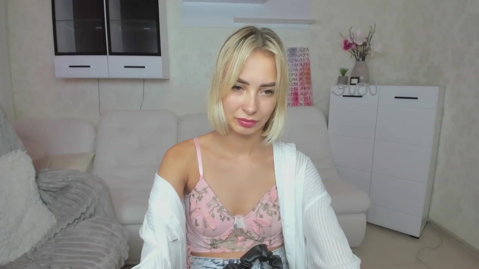 Gallery image thumbnail from Lady_lucky1's myfreecams stream on, 07/13/2023, 17:07 image 17 of 20