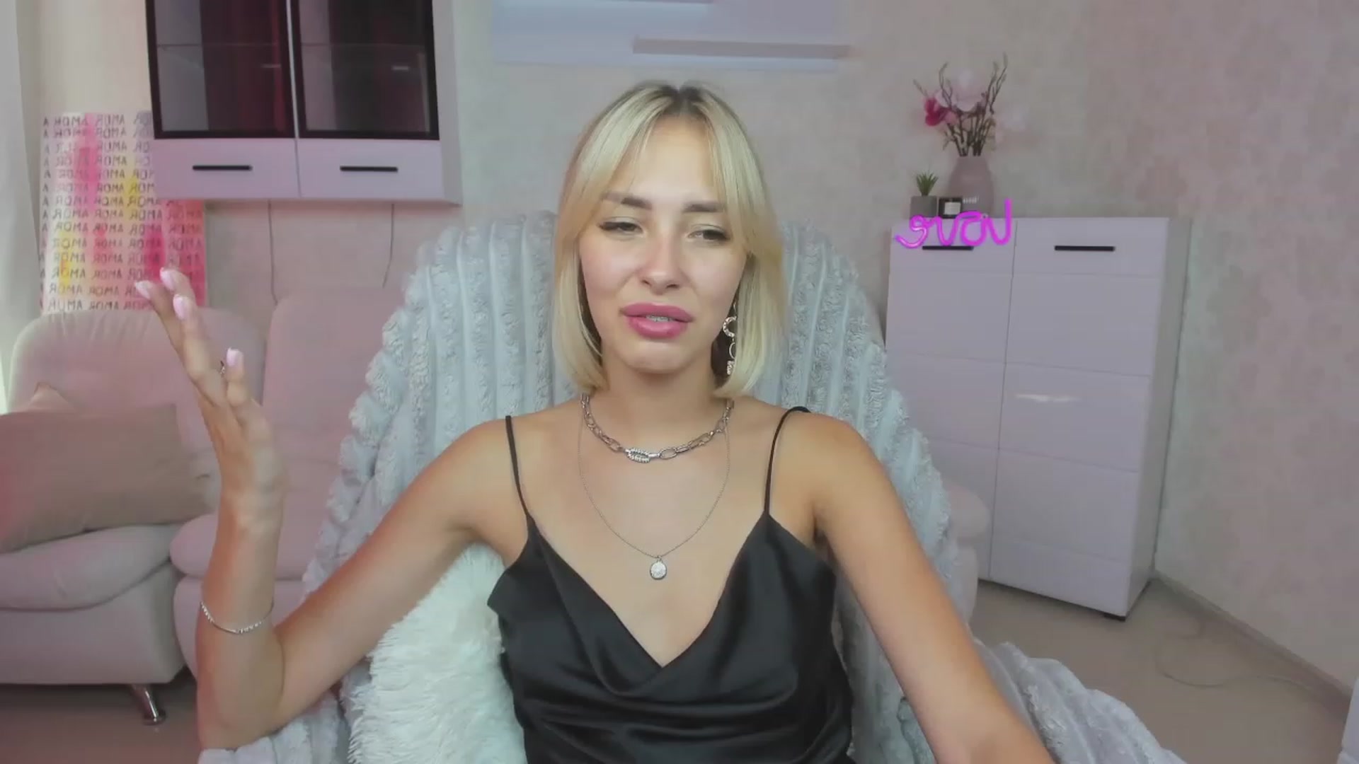 Gallery image thumbnail from Lady_lucky1's myfreecams stream on, 07/18/2023, 14:34 image 8 of 20