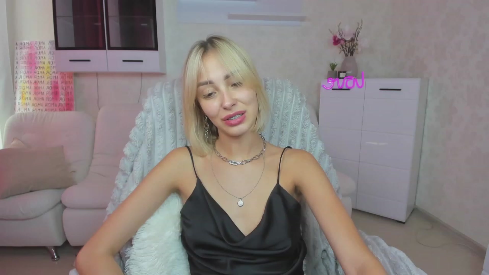 Gallery image thumbnail from Lady_lucky1's myfreecams stream on, 07/18/2023, 14:34 image 11 of 20