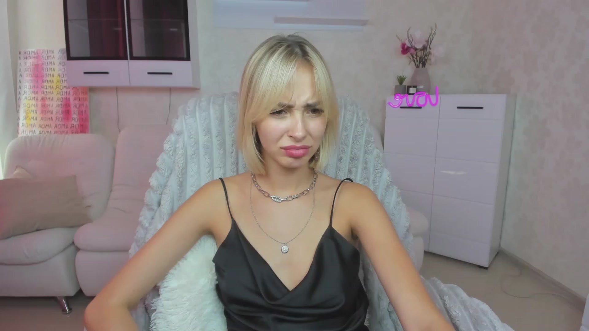Gallery image thumbnail from Lady_lucky1's myfreecams stream on, 07/18/2023, 14:34 image 10 of 20