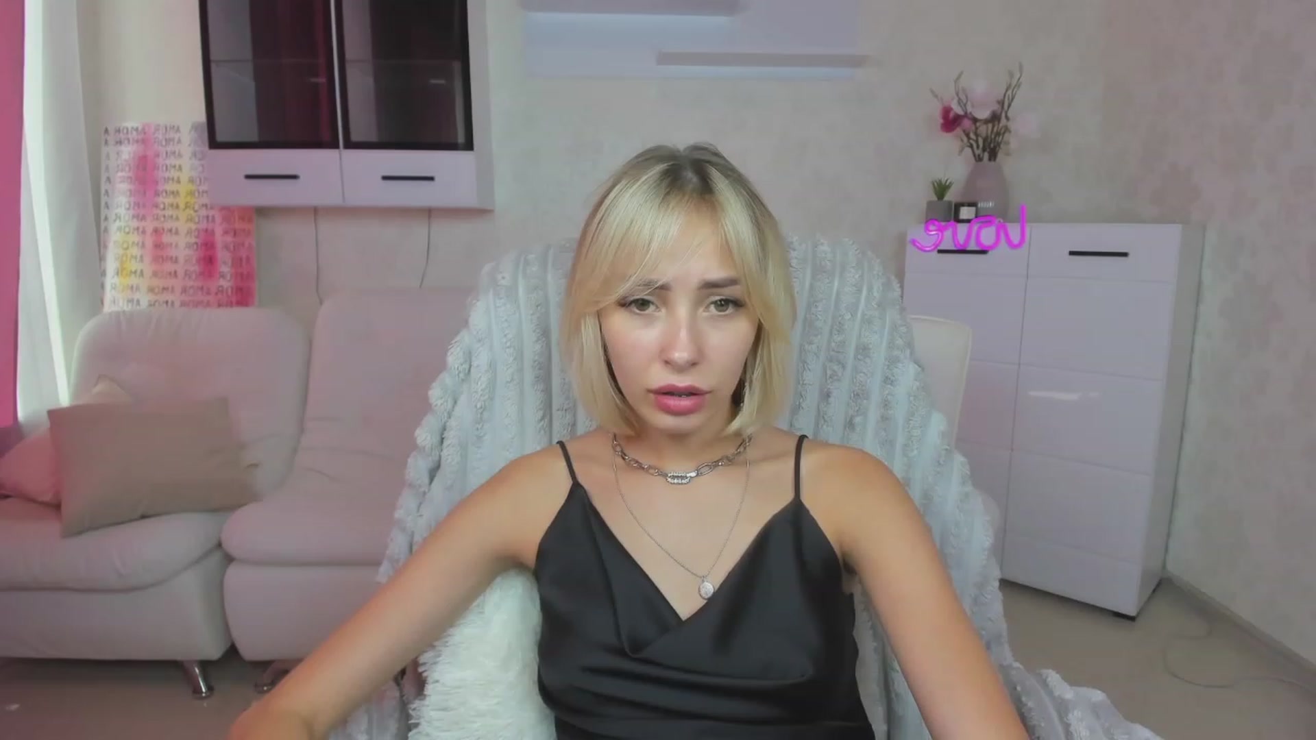 Gallery image thumbnail from Lady_lucky1's myfreecams stream on, 07/18/2023, 17:21 image 7 of 20
