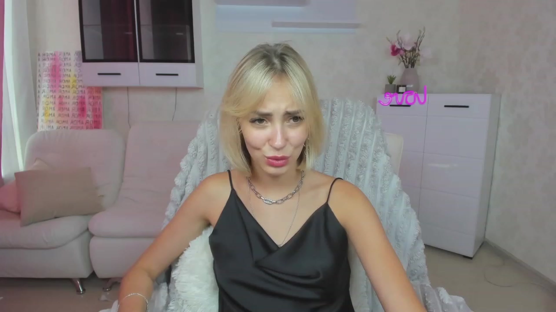 Gallery image thumbnail from Lady_lucky1's myfreecams stream on, 07/18/2023, 17:21 image 9 of 20