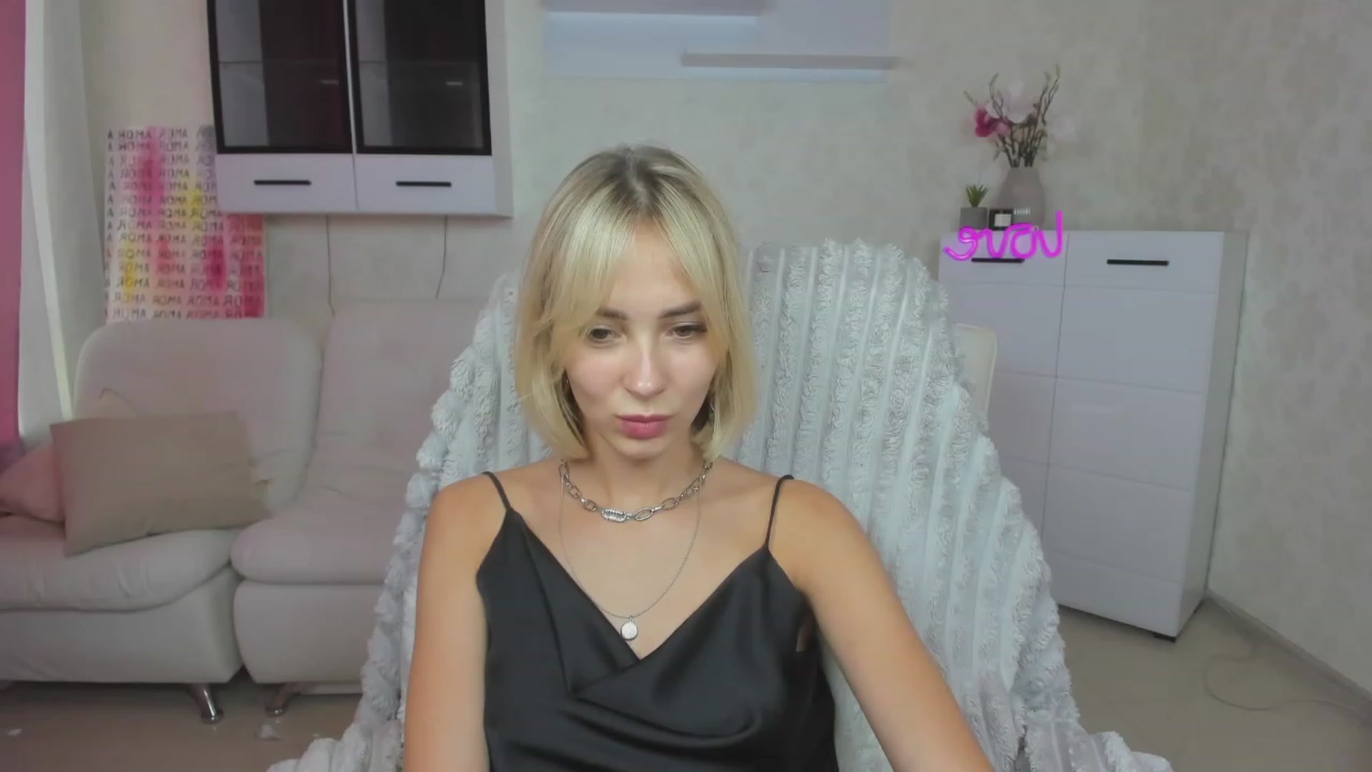Gallery image thumbnail from Lady_lucky1's myfreecams stream on, 07/18/2023, 17:21 image 17 of 20