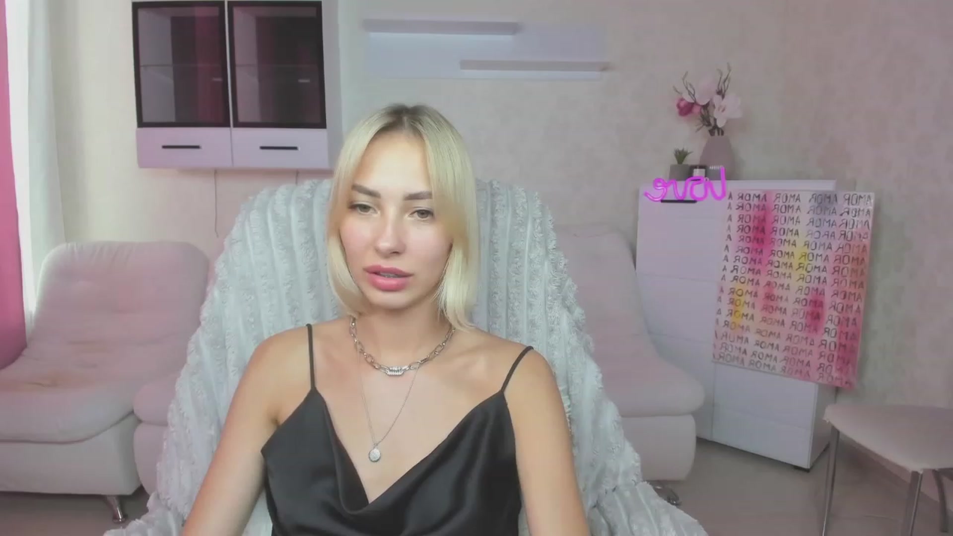 Gallery image thumbnail from Lady_lucky1's myfreecams stream on, 07/24/2023, 15:31 image 3 of 20