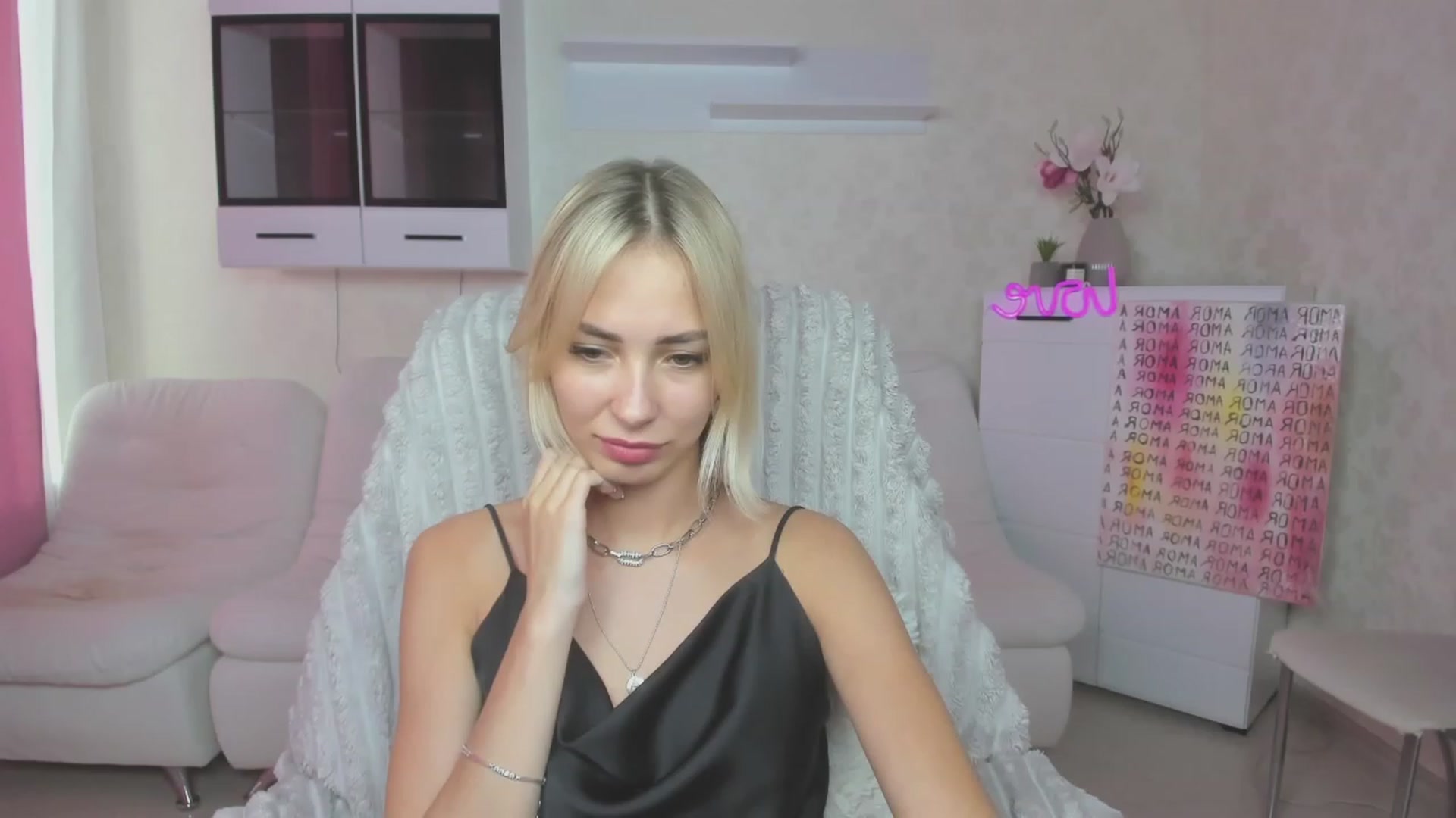 Gallery image thumbnail from Lady_lucky1's myfreecams stream on, 07/24/2023, 15:31 image 14 of 20