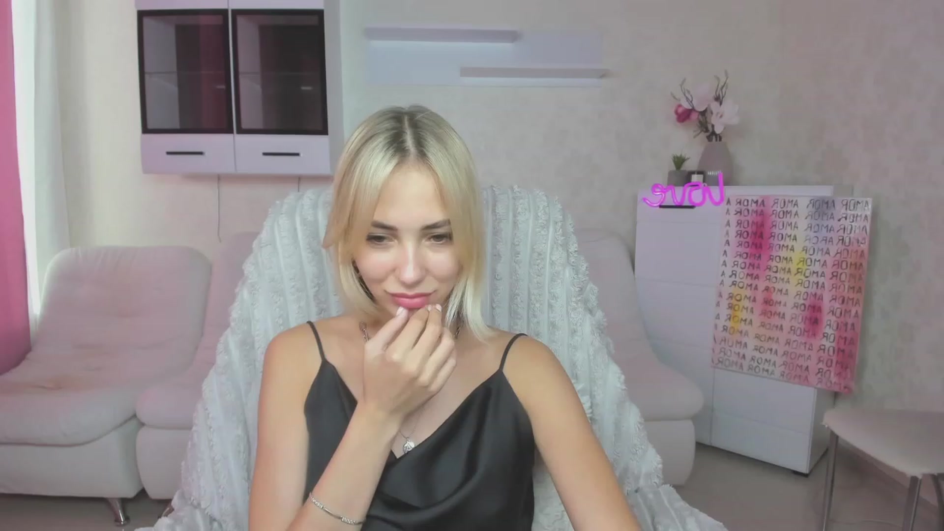Gallery image thumbnail from Lady_lucky1's myfreecams stream on, 07/24/2023, 15:31 image 15 of 20