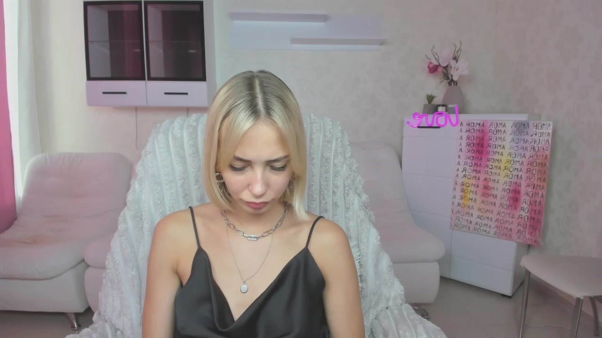 Gallery image thumbnail from Lady_lucky1's myfreecams stream on, 07/24/2023, 15:31 image 9 of 20
